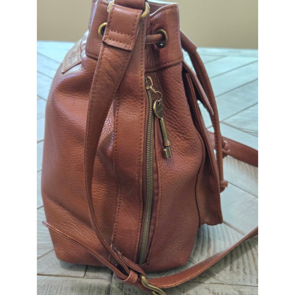 Fossil Y2K Bucket Shoulder Bag Tan Leather Fossil Key Charm - Picture 3 of 7